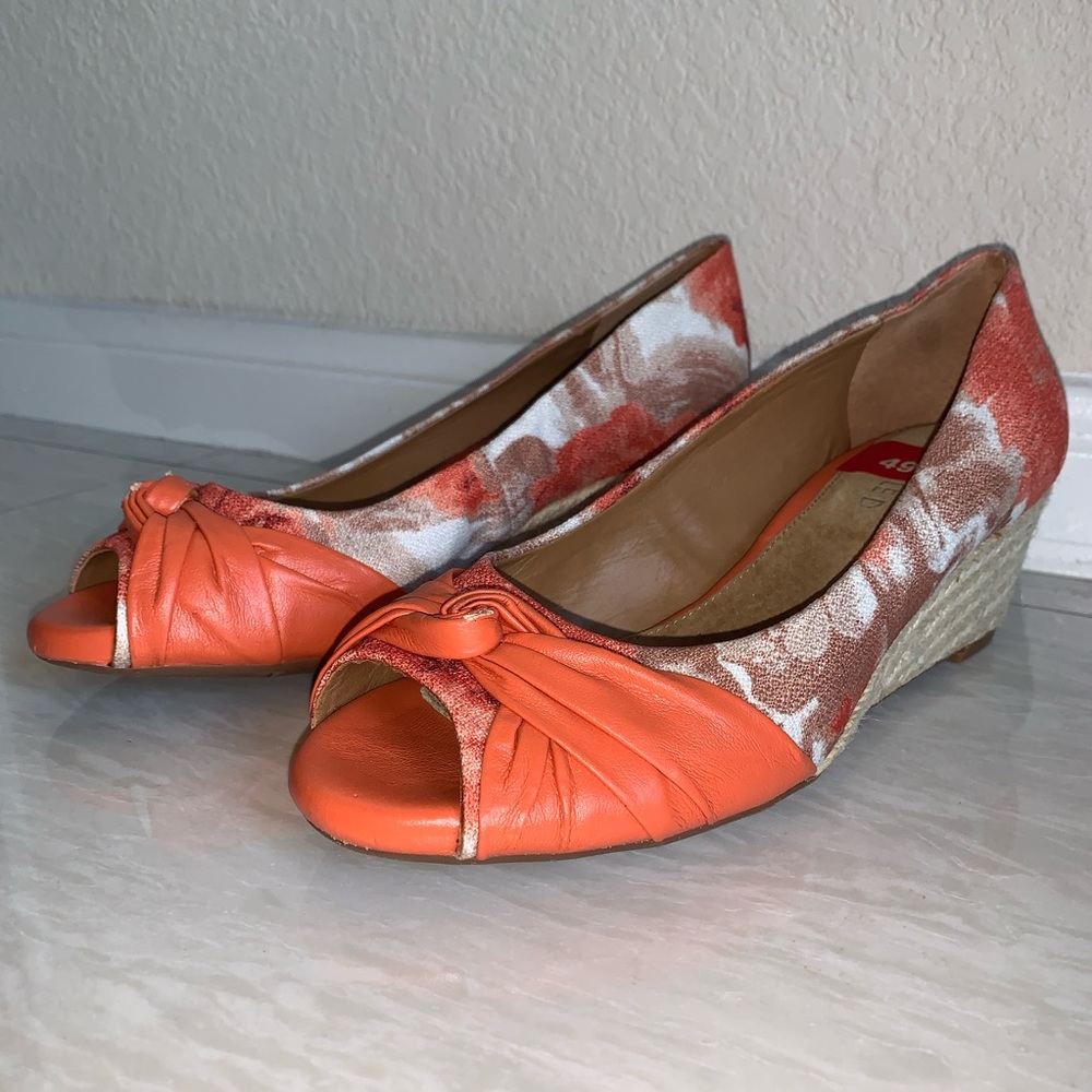 Michelle D 2" Platform Peach Heels Women's 8